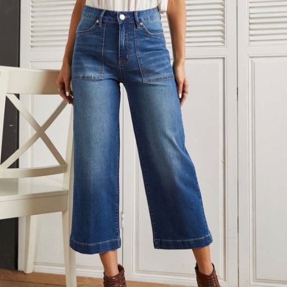 Suzanne Betro Denim - NEW! High-Waisted Med WashCrop, Wide leg Jeans. 14
